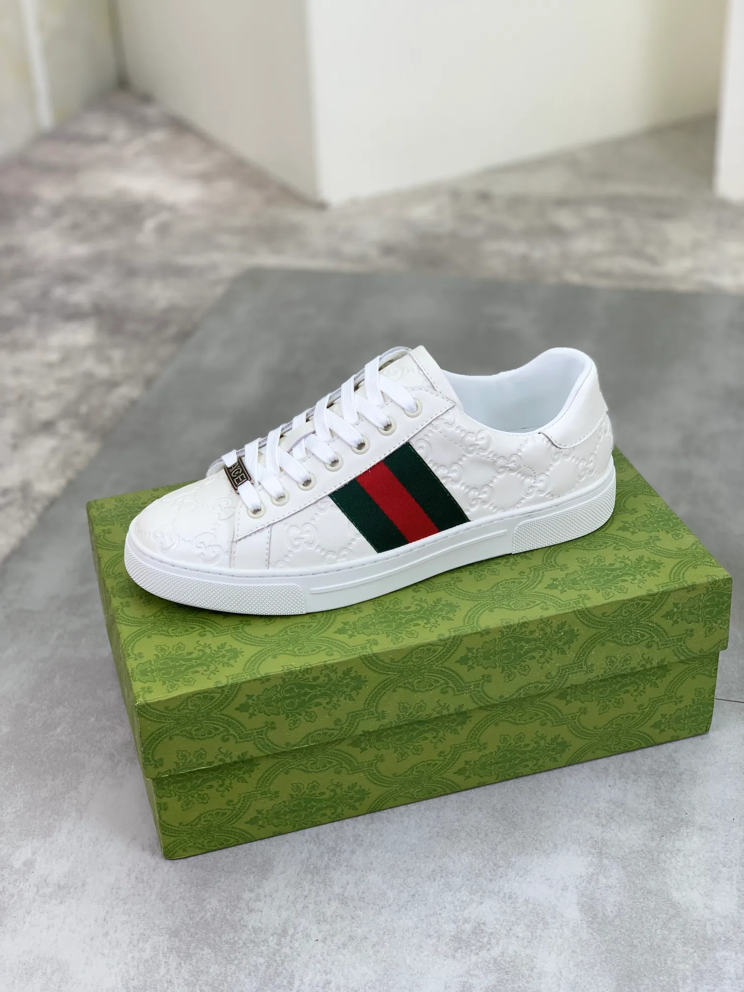 Men's shoes 💰P440💰 [New model] (GUCCI) official website's latest 🎁🎁casual and fashionable men's shoes 👟, hot style 💥 style is simple and elegant, exclusive for trendy men. Unique official website's latest brand double G elements 👑Original Gucci decoration, fashionable and generous, the fabric is original frosted calfskin ✅Fully imported first-layer pigskin lining, the official website specifies wear-resistant, lightweight original rubber casual outsole, the classic model is taken in kind at the counter🎬38-44 4️⃣ colors available